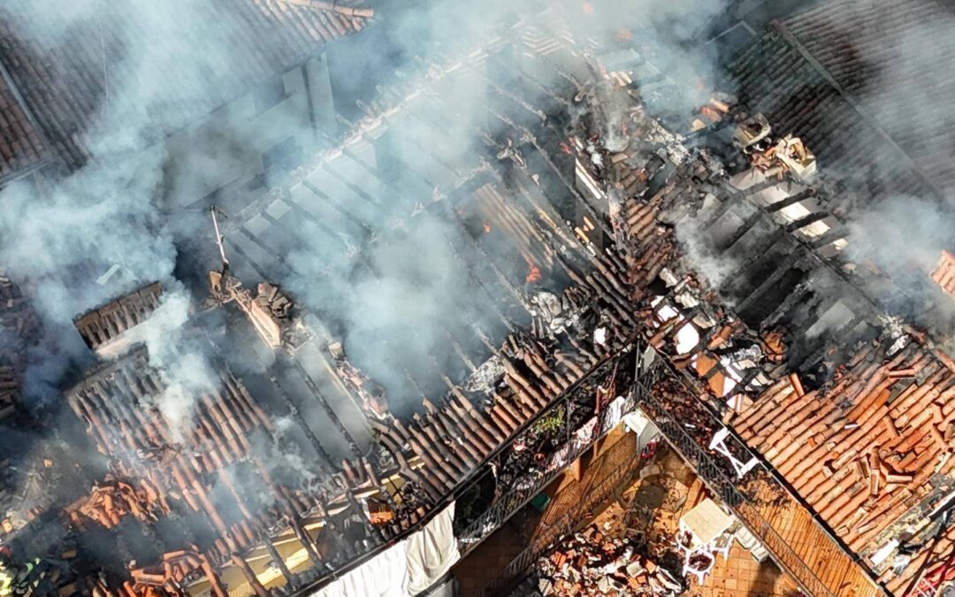 Incendio di Iseo, restano fuori casa le cinque famiglie evacuate